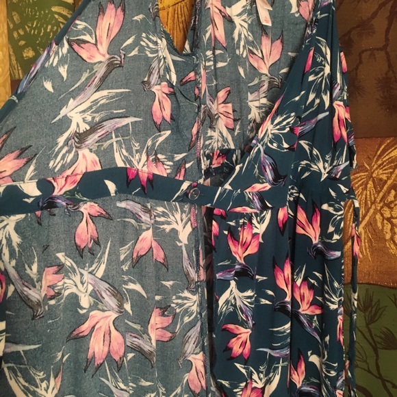 Cute tropical wrap cold shoulder dress - Picture 5 of 6
